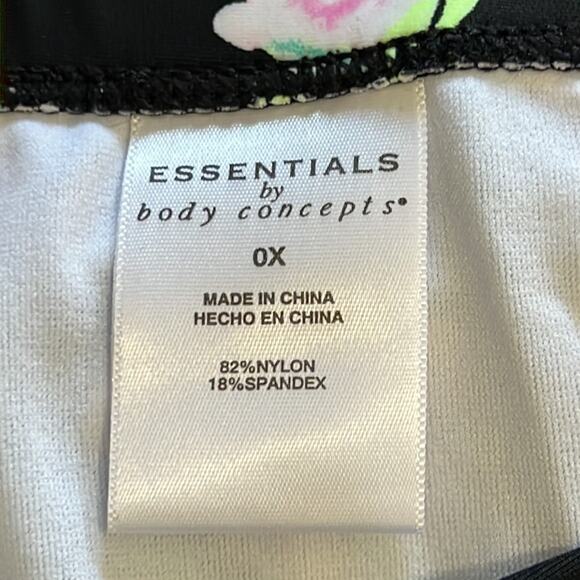 Essentials by Body Concepts 0X 2 Piece Swimsuit Halter Pin Up Girl Retro Look - Picture 3 of 9